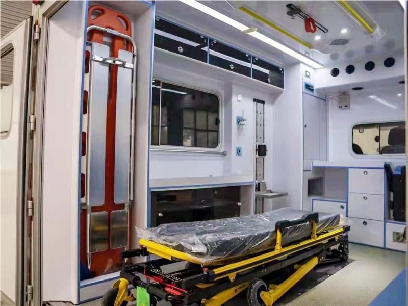 Iveco Salon Mobile Hospital Emergency Ambulance Patient Transport with Medical Equipment Increase The Negative Pressure Rescue Compartment